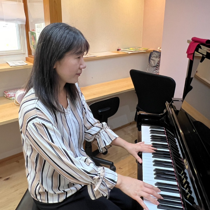 大阪・和泉中央の音楽教室トントンミュージックスクールのピアノ科講師 ちえこ先生