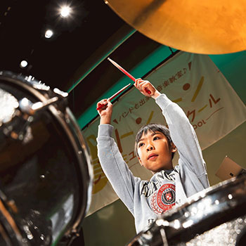 大阪・和泉中央の音楽教室トントンミュージックスクールのドラムコースの詳細はこちら